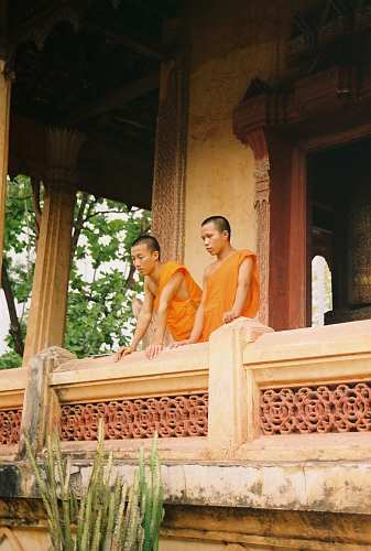 Wat-Si-Saket-Vientiane_15 Monks at Vat Sisaket, Vientiane