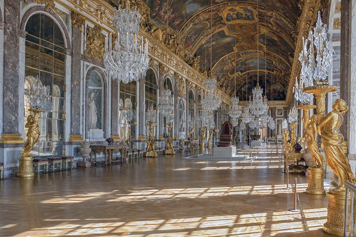 Galerie des Glaces (Hall of Mirrors) in the Palace of Versailles.