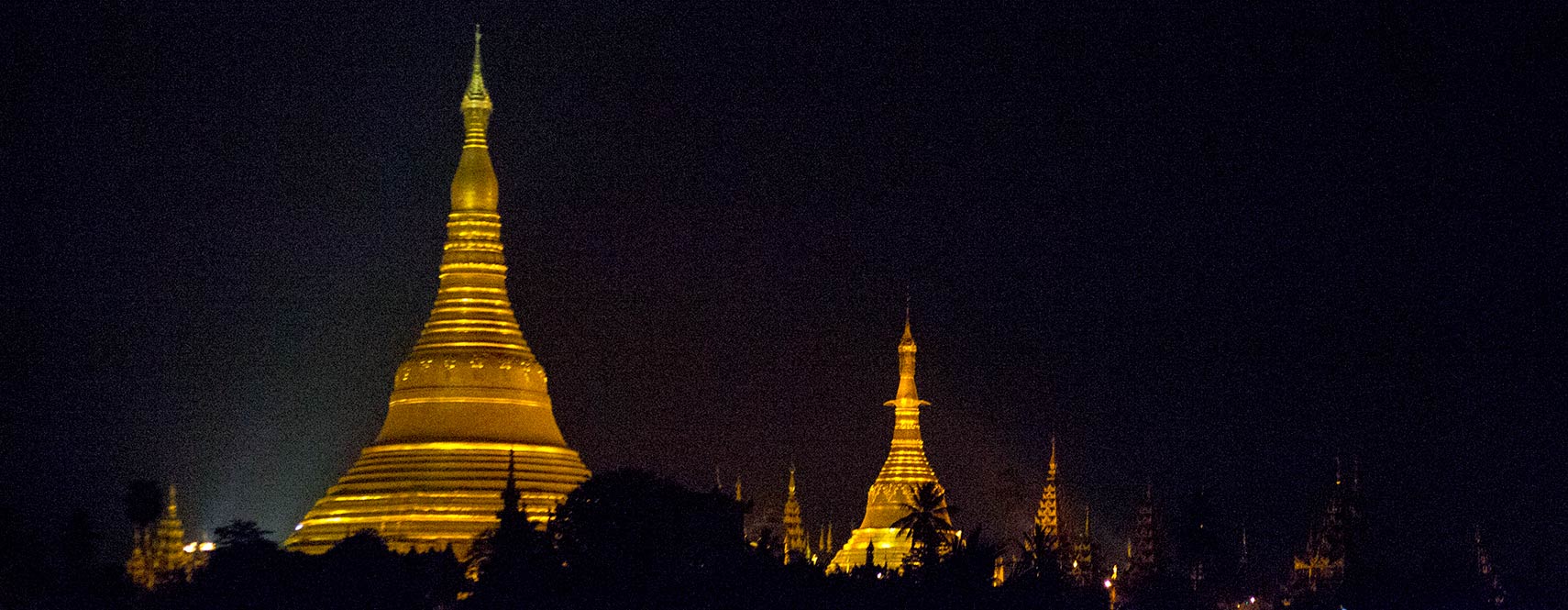 Shwedagon pagoda, Yangon at night