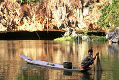 Fisher at Saddarn Cave, Hpa An