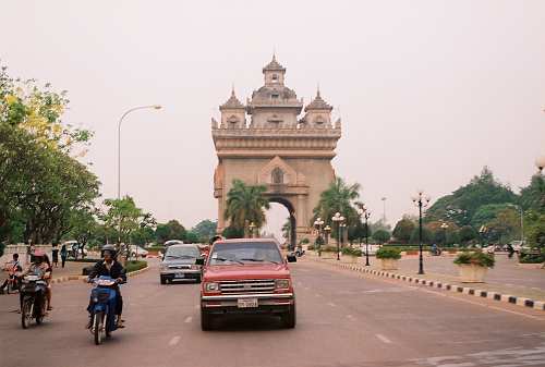 Patuxai-Vientiane_02 Patuxai Arch, built in 1969 resembling the Arc de Triomphe in Paris.
