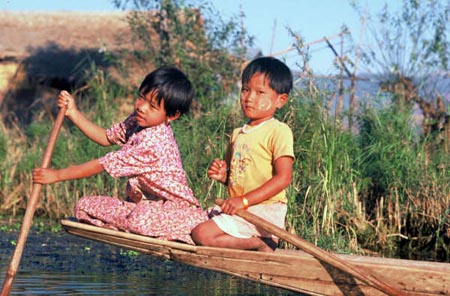 Myanmar-kids_16