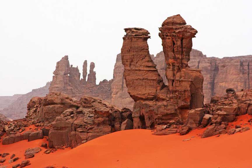 Tadrart rouge mountain range in southeastern Algeria