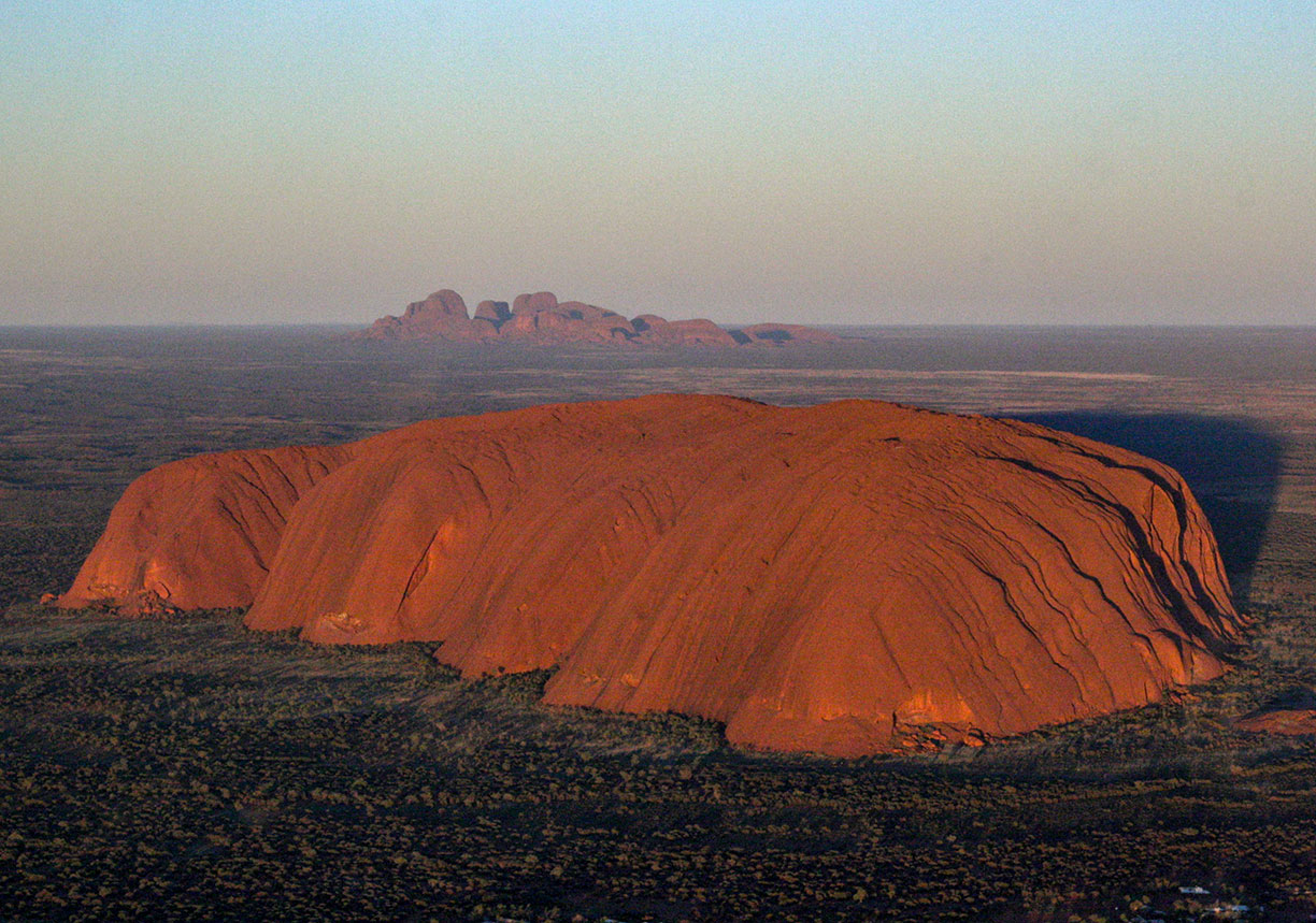 Paysage sacré d'Uluru et de Kata Tjuta dans le parc national d'Uluru-Kata Tjuta, Territoire du Nord de l'Australie