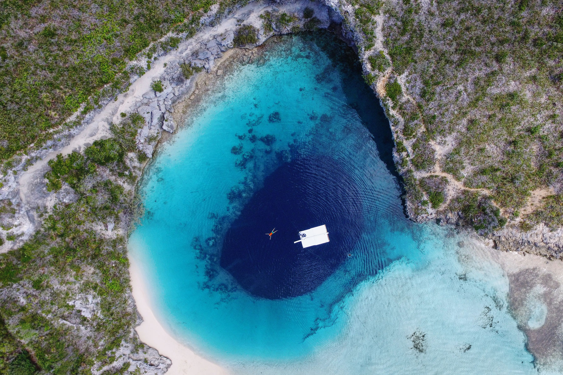 Dean's Blue Hole, The Bahamas