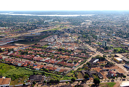 Avenida Colares Moreira in the center of Porto Velho