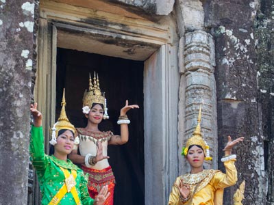 Classical dance to entertain tourists at Angkor Wat.