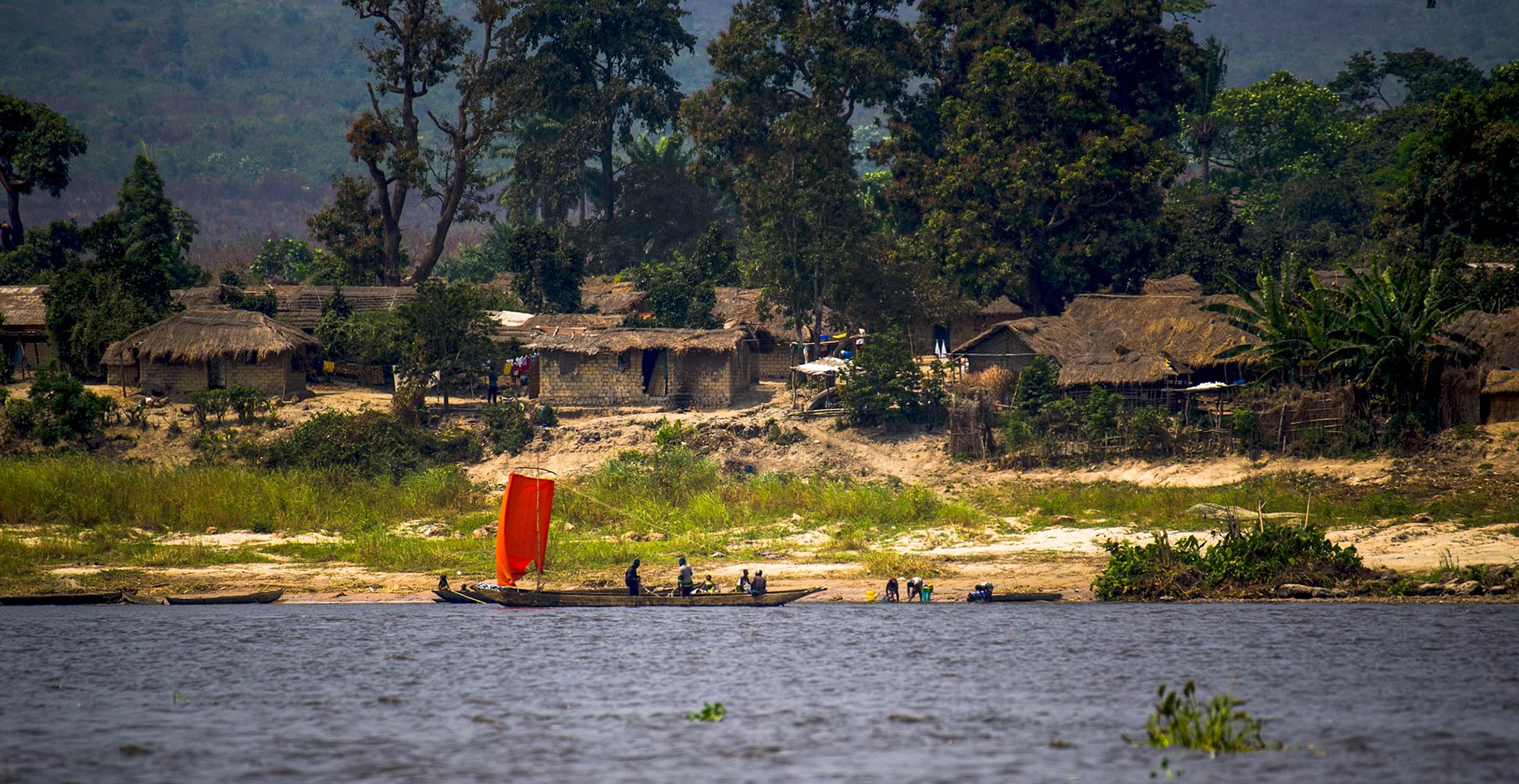 Village at the Congo River between Kinshasa and Lukolela