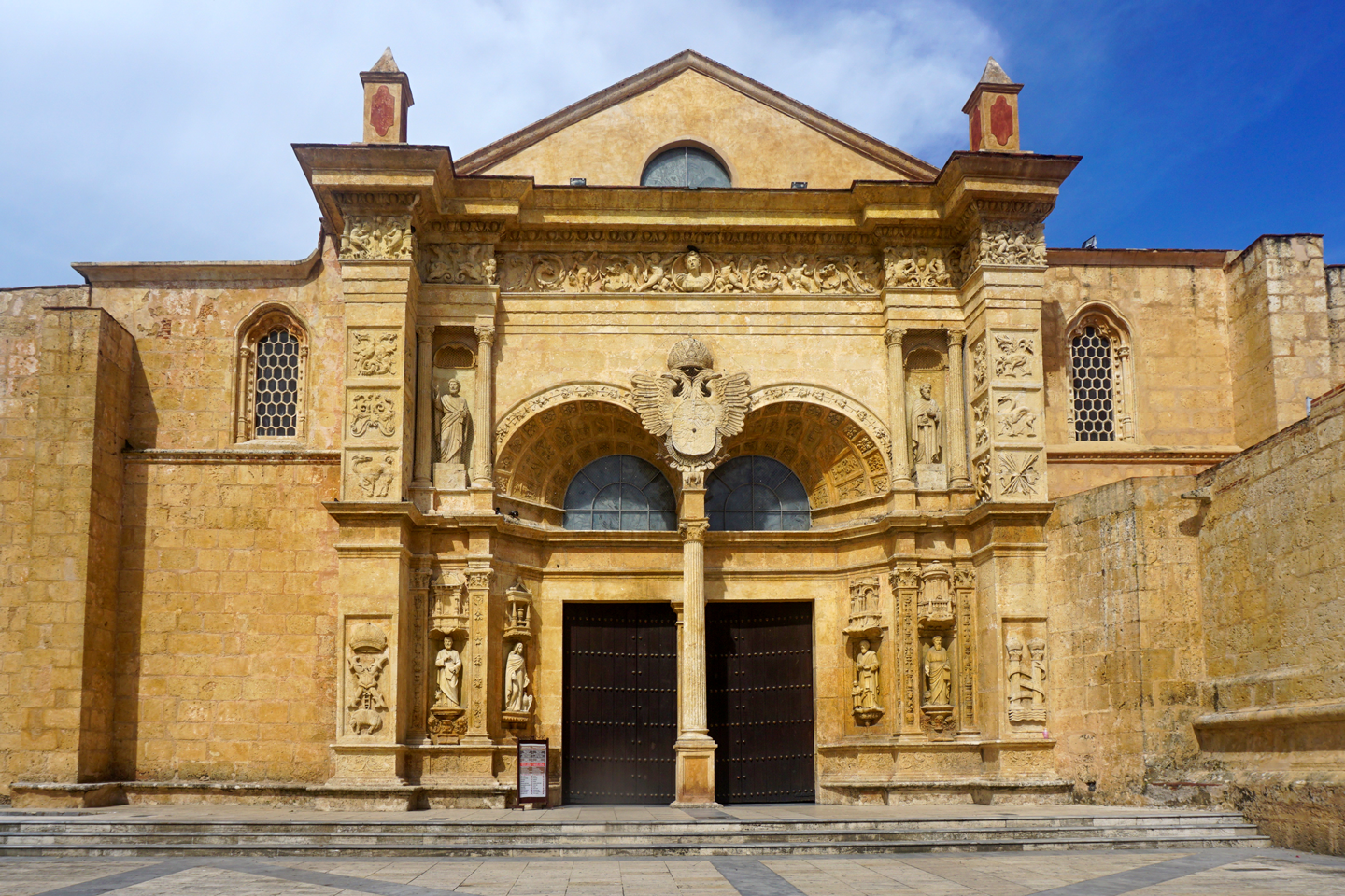 Basilica Cathedral of Santa María la Menor, the Cathedral of Santo Domingo, oldest church in the Americas