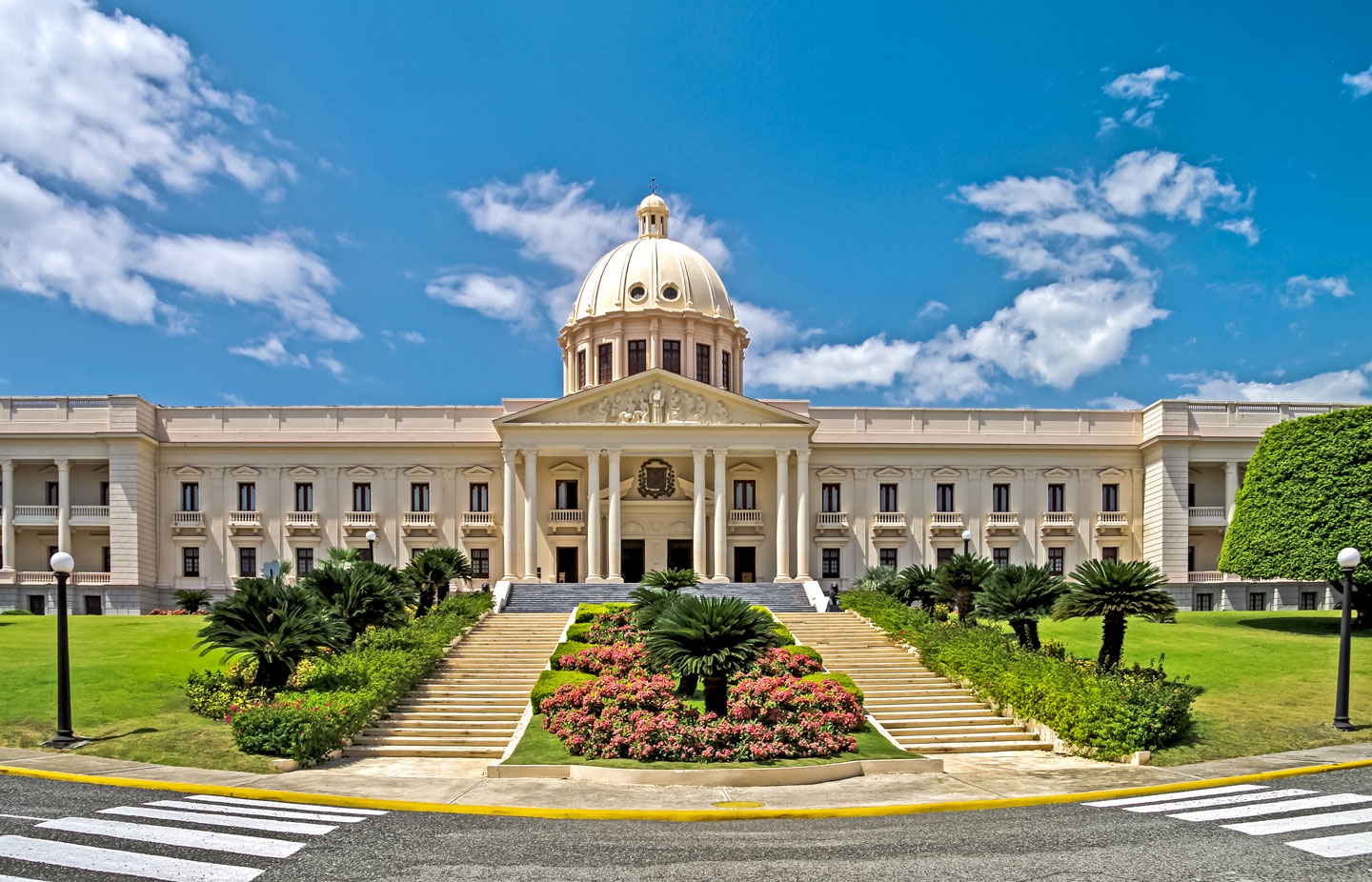 Palacio Nacional دفاتر رئیس جمهور و معاون رئیس جمهور دومینیکن را در خود جای داده است.