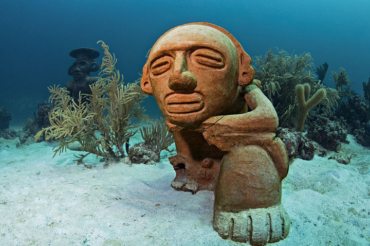 Taino art in the national submarine park La Caleta