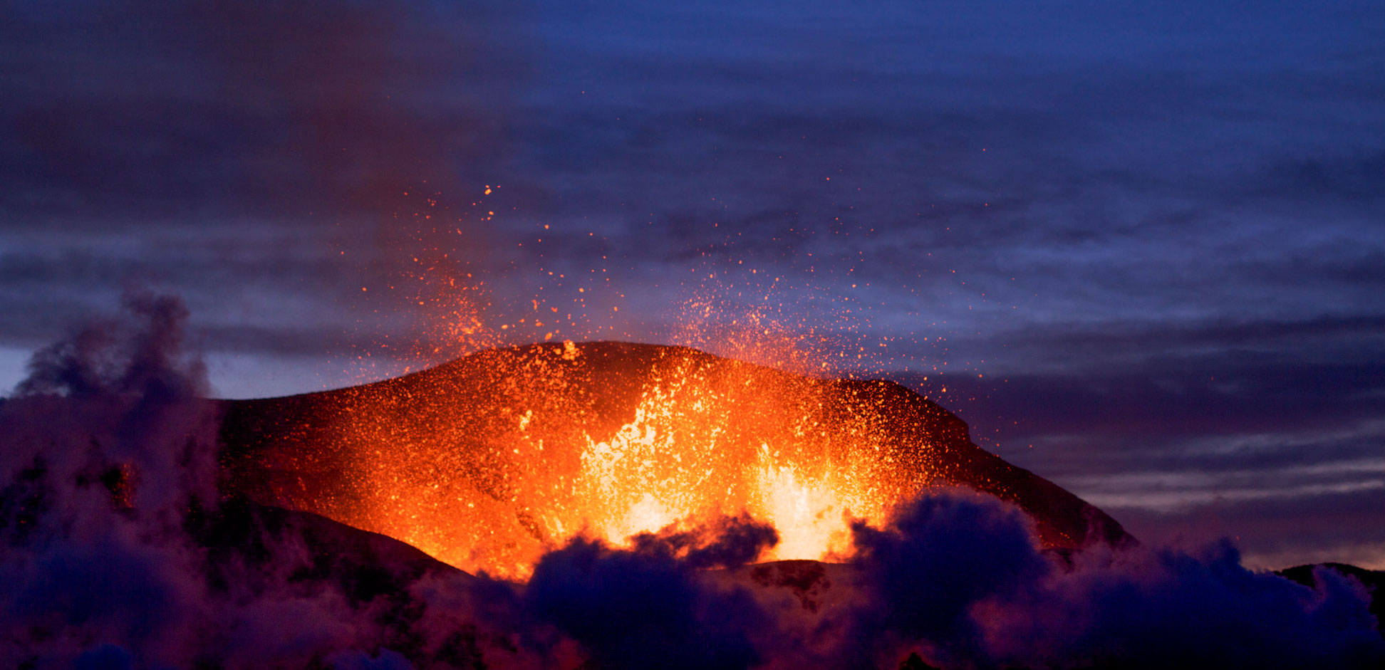 View of the crater of the eruption of the Eyjafjallajökull volcano in April 2010.