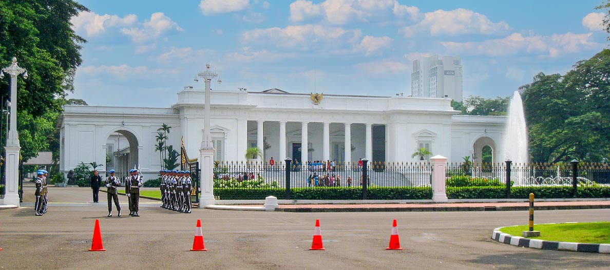 Changing the guard at Merdeka Presidential Palace in Jakarta, Indonesia