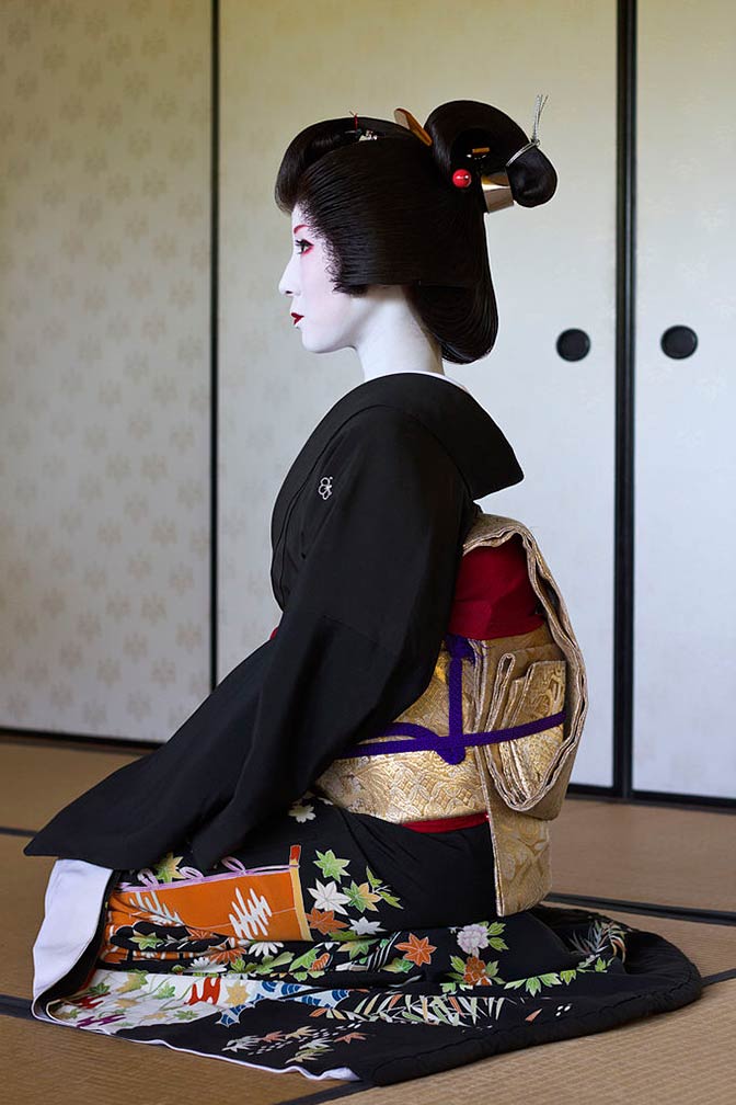 Kimiha, a Miyagawa-cho geisha from Kyoto