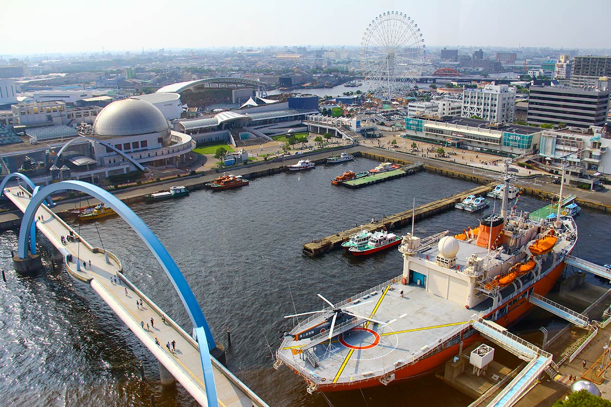 Port of Nagoya with the Aquarium, the Giant wheel, and the Fuji Icebreaker