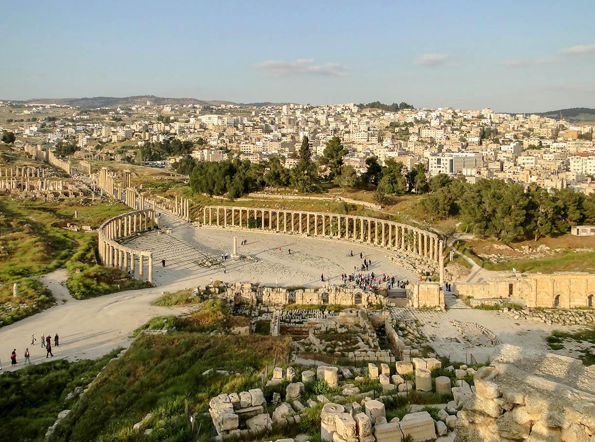 Oval forum and the Cardo maximus in Jerash, Jordan