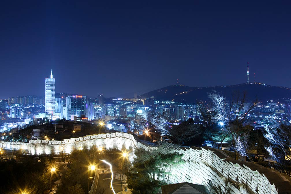 Vista di Seoul di notte