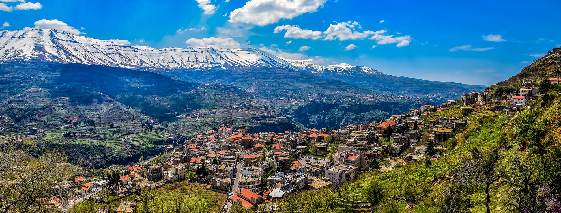 The village of Bsharri (Bsharri) in the Lebanon Mountains