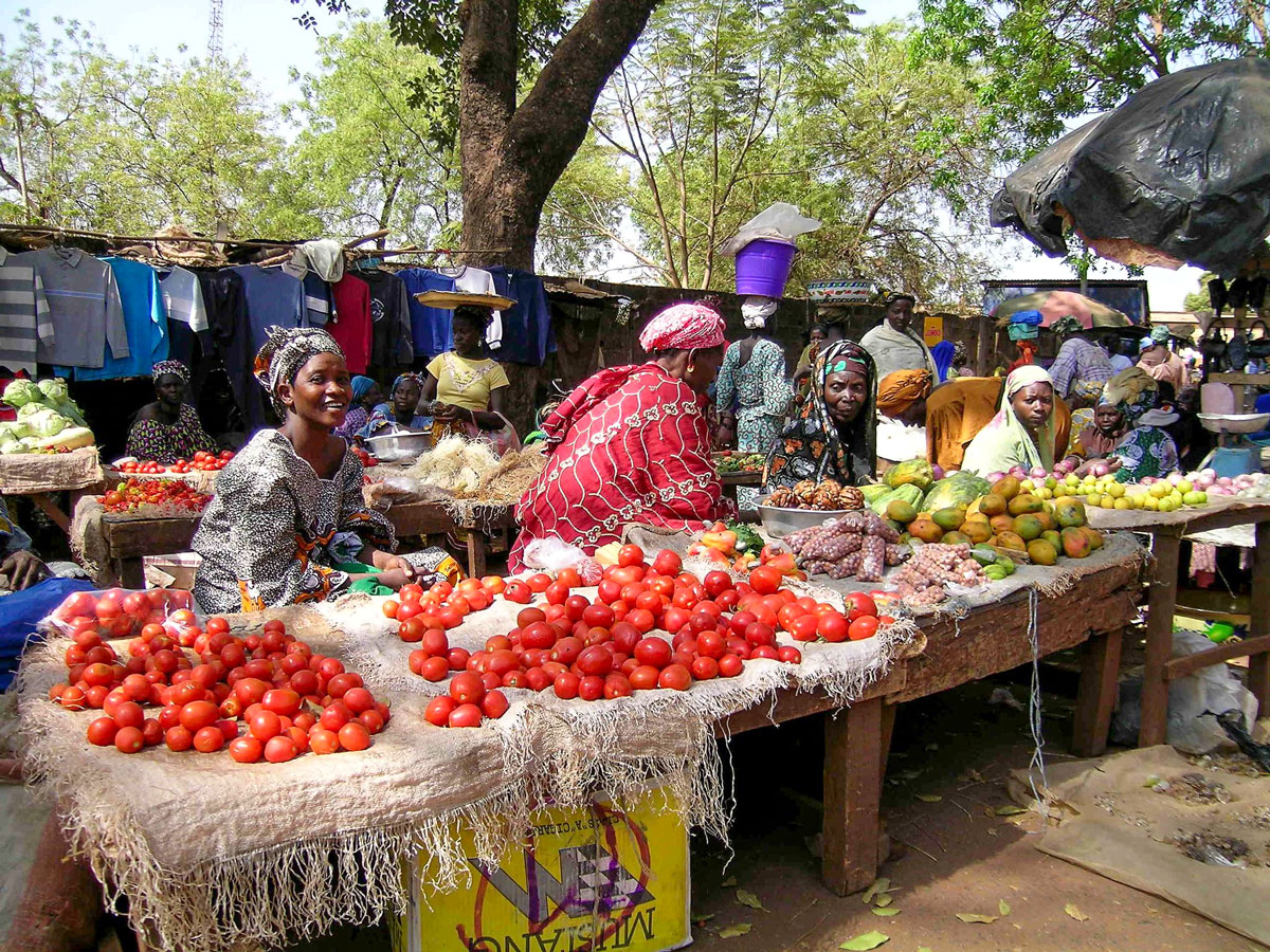 Market scene in the agriculturally rich Sikasso region of Mali.