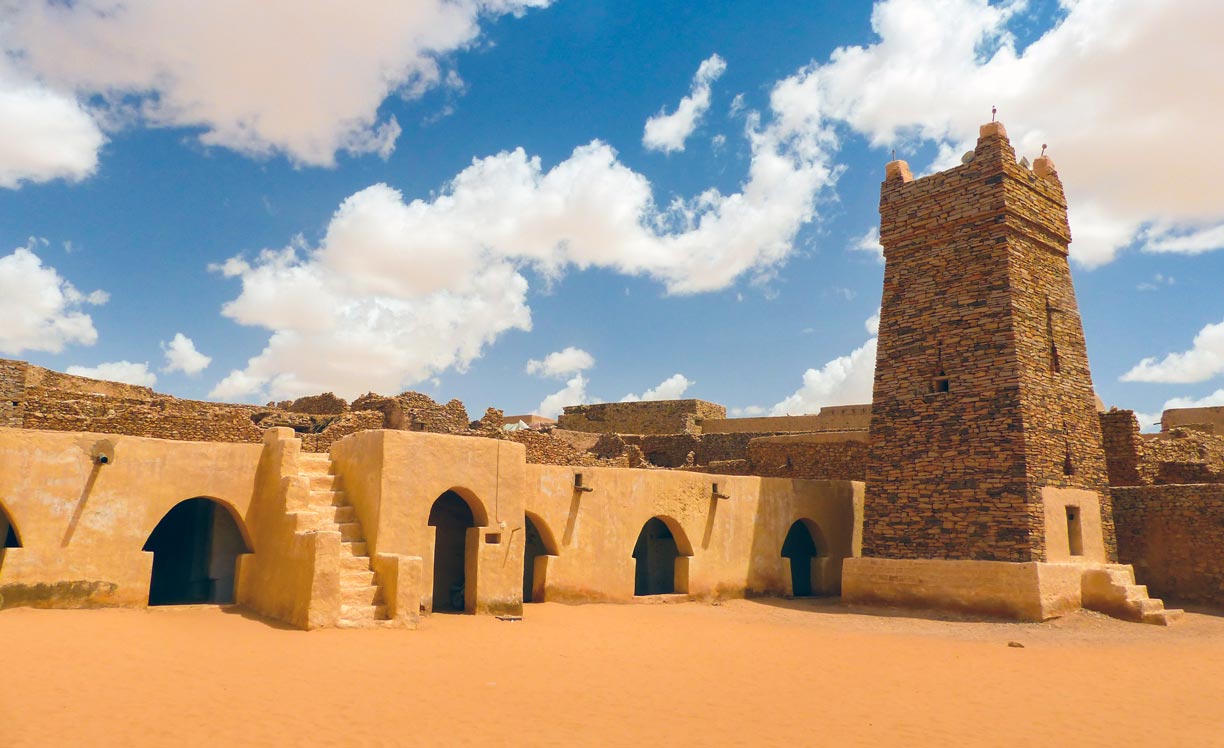 Chinguetti ksour, mosque and minaret