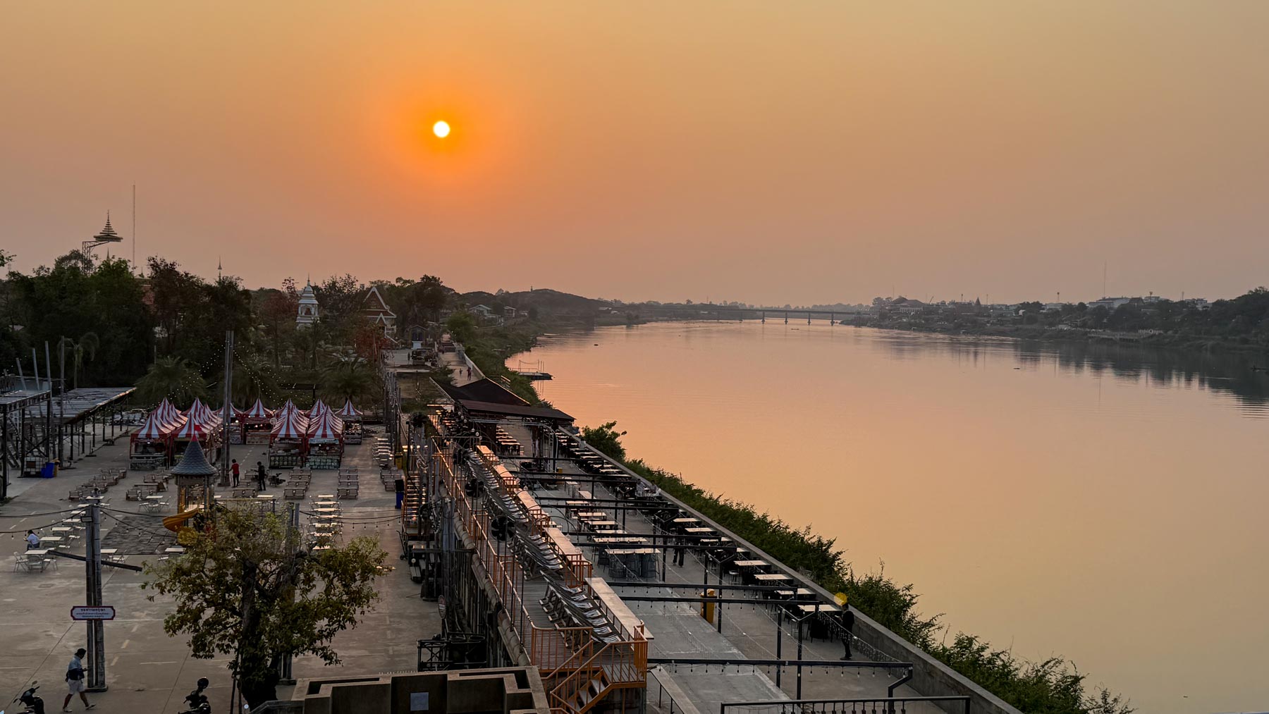 Sunset on the Mun River at Ubon Ratchathani, Thailand.