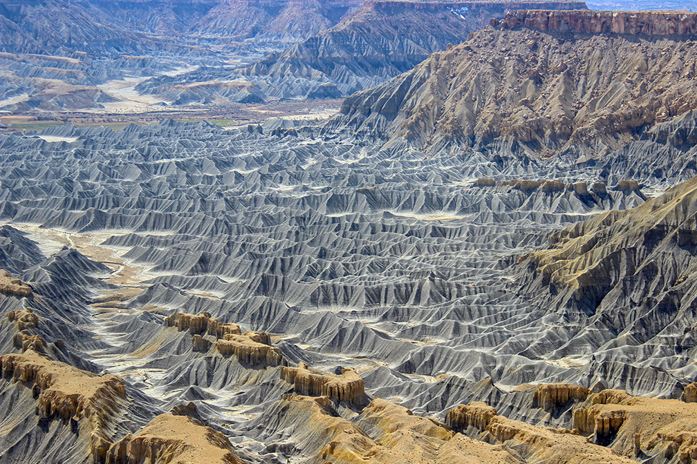 Utah Badlands at the foot of the North Caineville Plateau