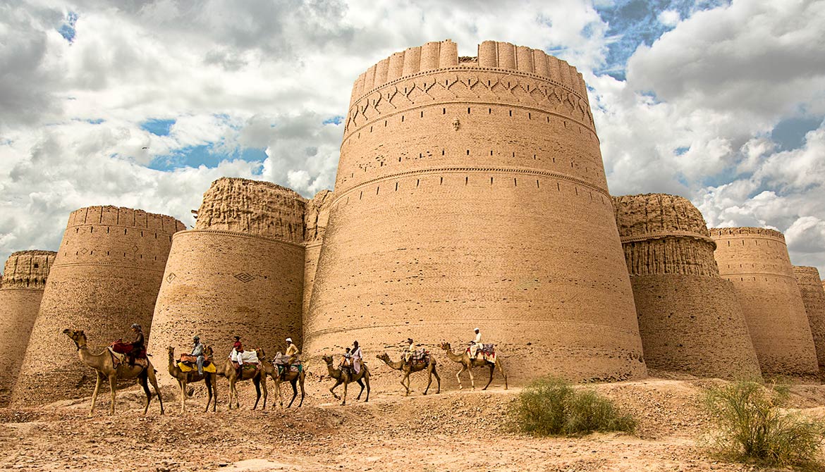 Derawar Fort in Bahawalpur District, Punjab province, Pakistan Derawar Fort in Bahawalpur District, Punjab province, Pakistan